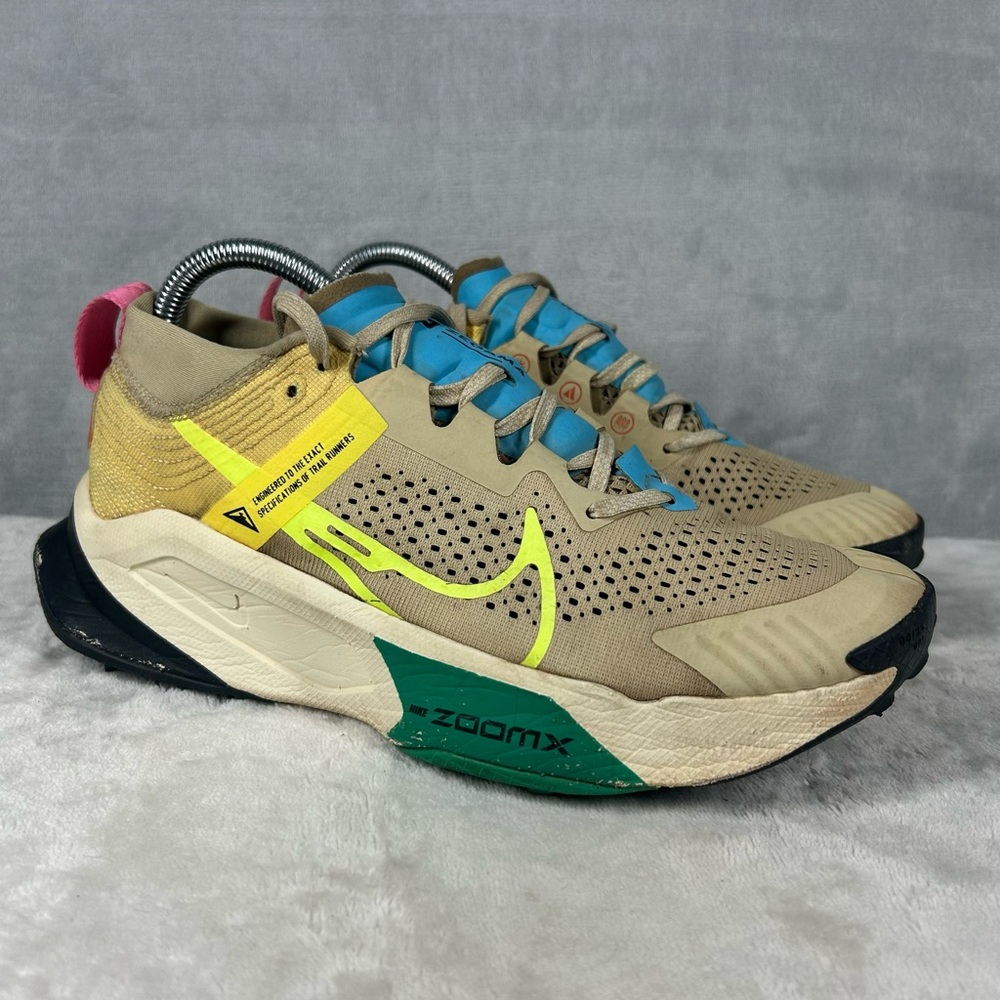 Nike Zegama Trail Running Shoes Womens 8 DH0625 Lace Up Athletic Sneakers